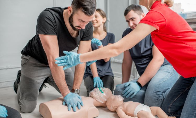 Técnicas de Primeros Auxilios - Rcp y Dea